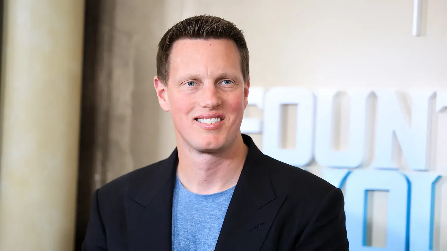 David Ellison Says Paramount Hopes to Close Warner Bros. Deal in ‘Approximately Two Weeks’; Studios to Remain in Calif…