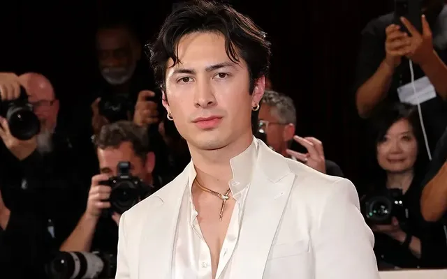 Hudson Williams Says He’s Writing a Film Featuring an ‘Ex-Hockey Player’ and Is ‘Getting Tripped Up’ by ‘Heated Rivalr…