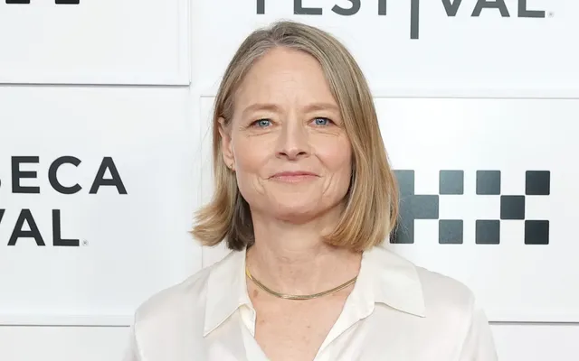 Jodie Foster Says Brad Pitt’s ‘F1’ Seemed Like It Was Made by AI and Written by a Computer: ‘Wasn’t It?’
