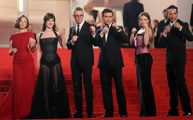 Shirtless Charles Melton, Brutal Murders and Daddy Issues: Nicolas Winding Refn’s ‘Her Private Hell’ Slays Cannes Crow…