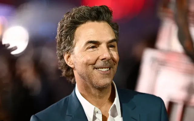 Shawn Levy to Direct Original Sci-Fi  Drama ‘Somewhere Out There’ for Netflix