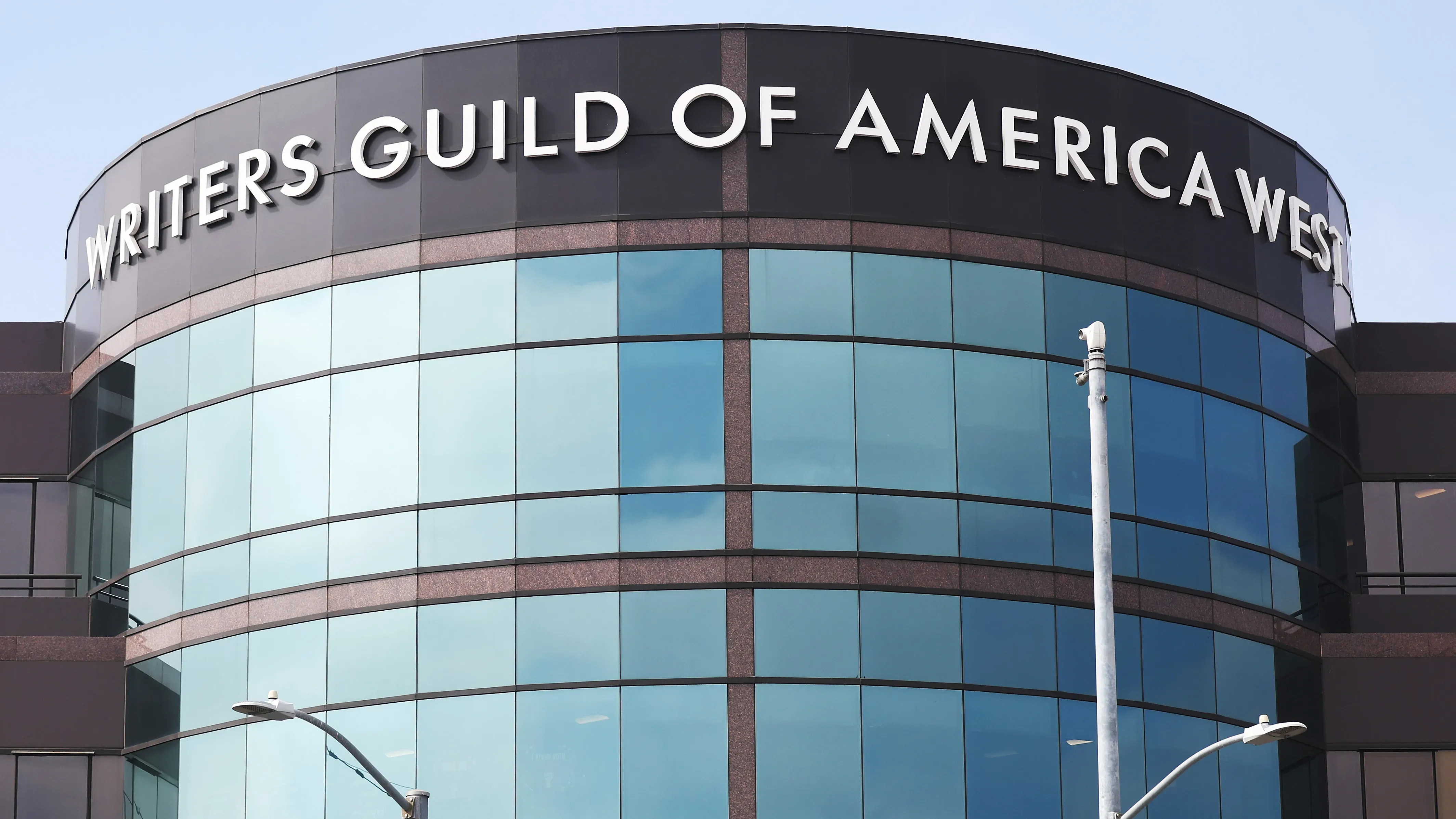 WGA Settles Antitrust Lawsuit With Paramount Over Warner Bros. Discovery Merger