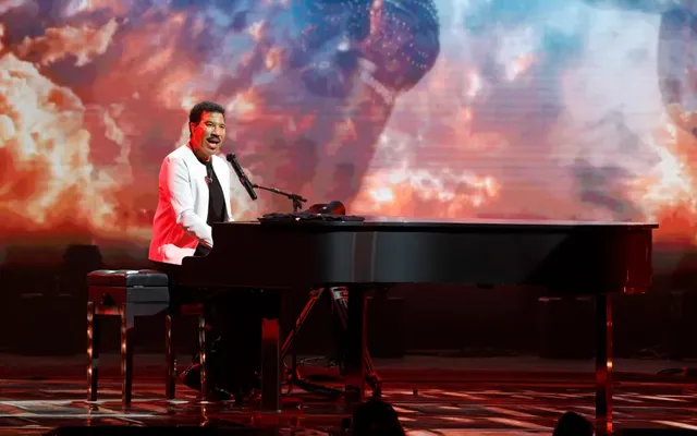 Lionel Richie Cuts Set Short After Falling Ill During Opening Night of Tour in Minnesota