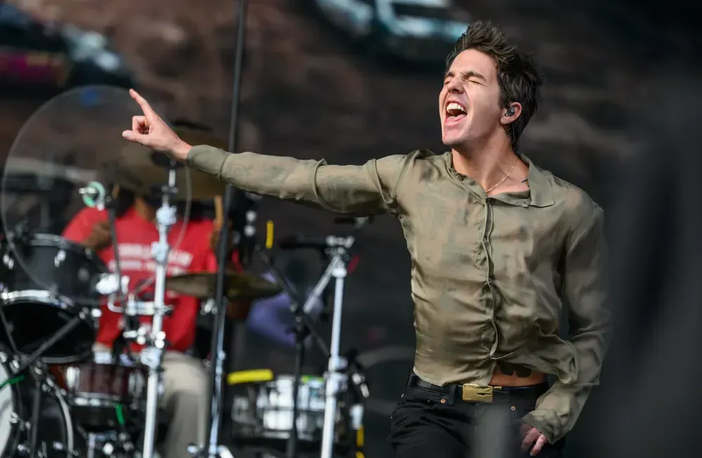 Role Model Shouts Out Jake Shane and Renee Rapp, Channels Chuck Timely on Final North American Tour Date: Concert Repo…