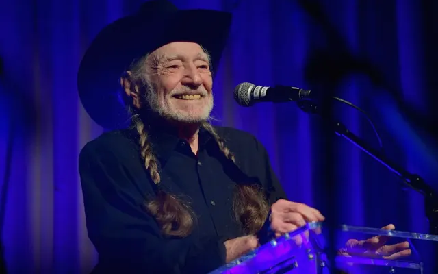 Willie Nelson Urges Americans to Fight the Construction of Data Centers: They ‘Only Destroy the Environment Around The…