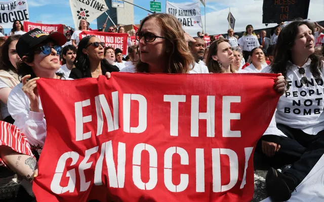 Hannah Einbinder Speaks Out After Being Arrested at Netanyahu Protest: ‘Let Us Not Mistake the Spectacle for the Story’