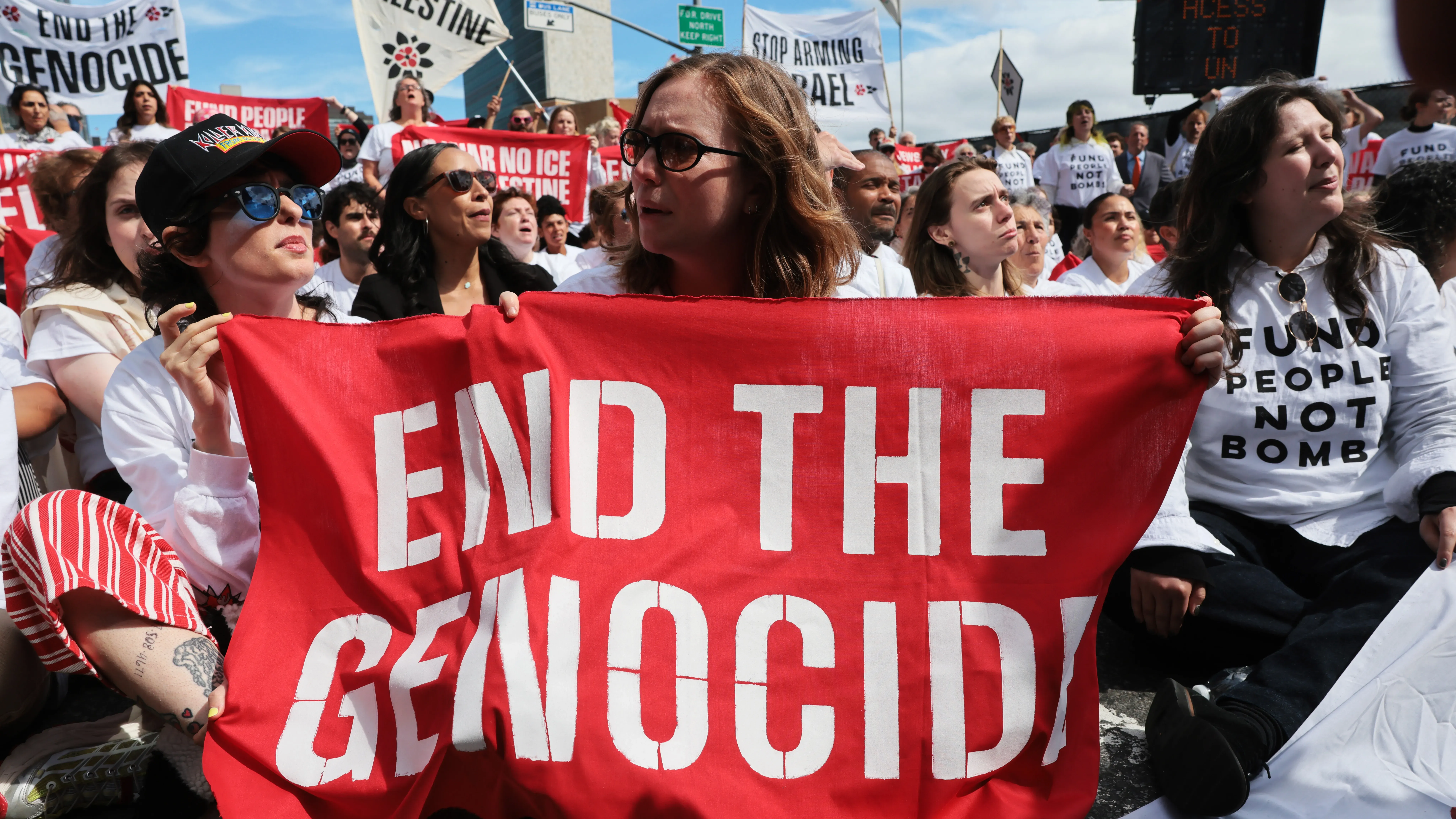 Hannah Einbinder Speaks Out After Being Arrested at Netanyahu Protest: ‘Let Us Not Mistake the Spectacle for the Story’