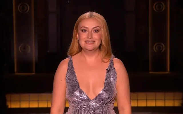 Amelia Dimoldenberg Jokes About Why ‘Chicken Shop Date’ Is Ending in ‘SNL U.K.’ Monologue: ‘Celebrities Weren’t Coming…