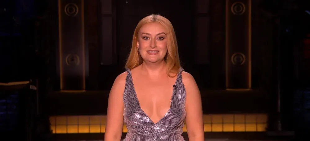 Amelia Dimoldenberg Jokes About Why ‘Chicken Shop Date’ Is Ending in ‘SNL U.K.’ Monologue: ‘Celebrities Weren’t Coming…