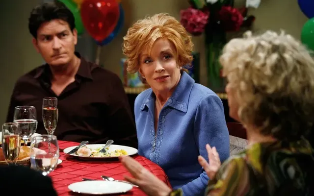 Holland Taylor Says She Was ‘Never Paid Very Well’ on ‘Two and a Half Men’: ‘I Got Four Emmy Nominations, and They Nev…
