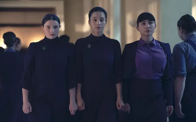‘The Testaments’ Finale: Elisabeth Moss, Creator on Agnes’ Huge Twist, Daisy Parentage Theories and What’s Planned for…