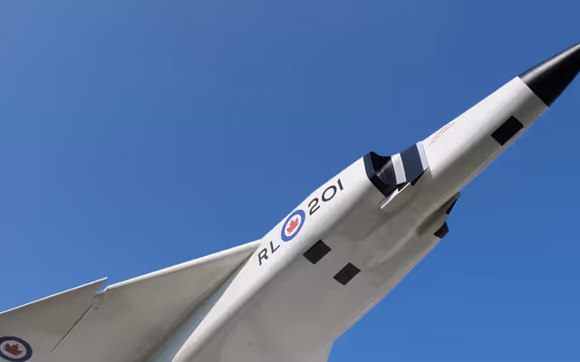 There's now a giant supersonic fighter jet sitting in an Ontario park