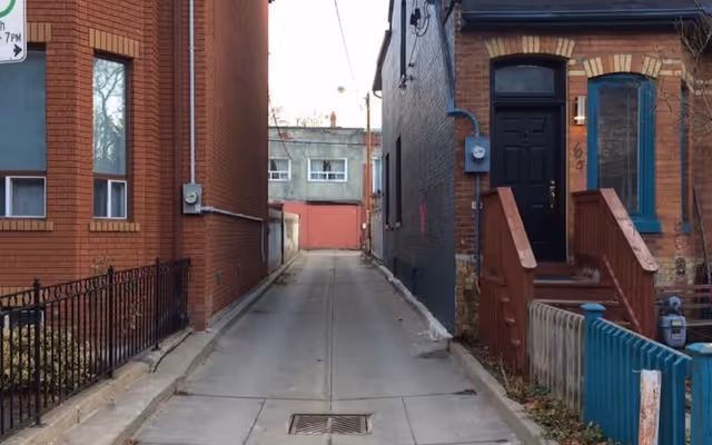 How one robbery forced Toronto to name all its unnamed laneways