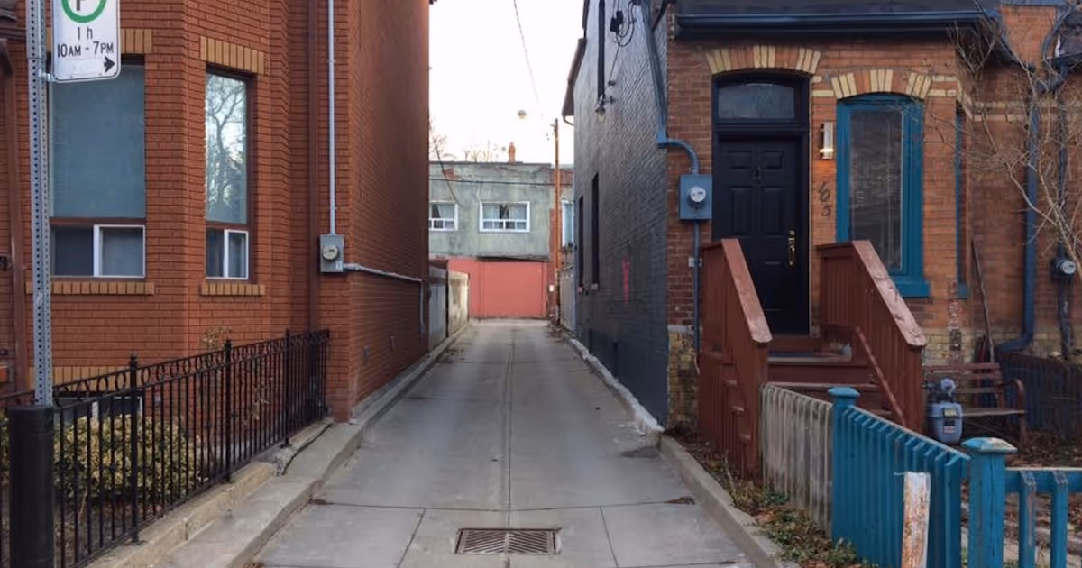 How one robbery forced Toronto to name all its unnamed laneways