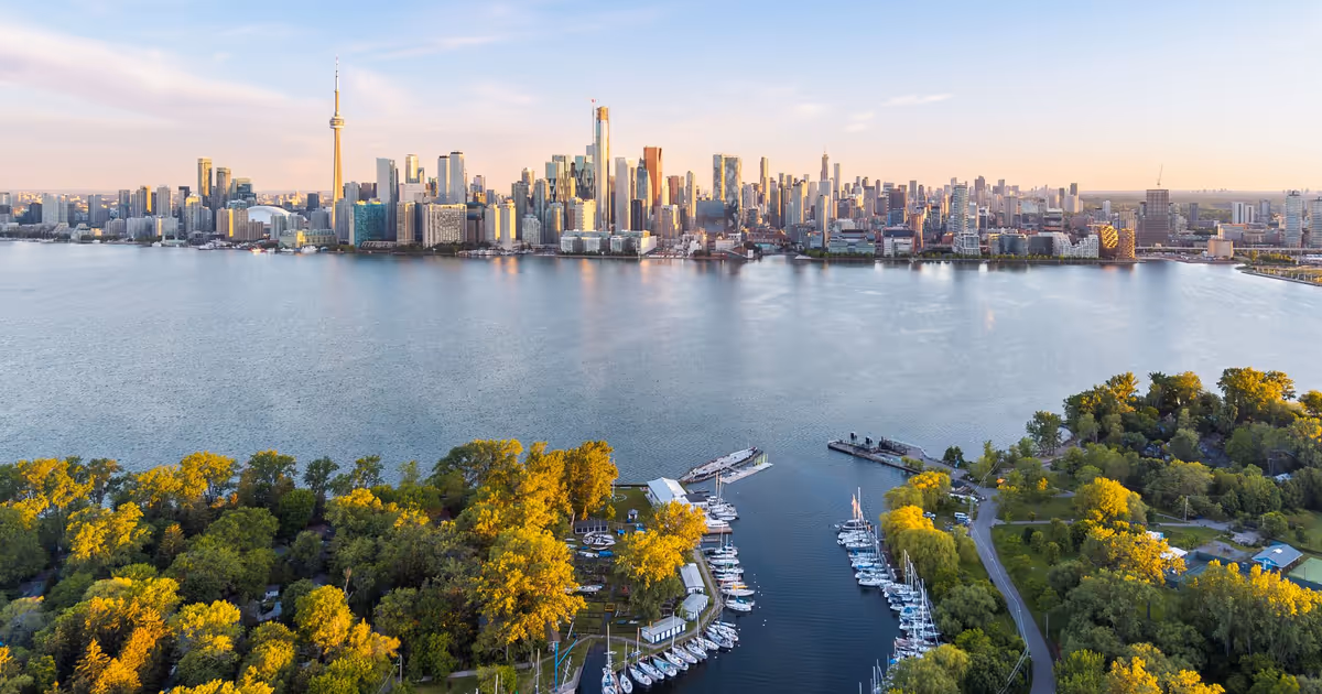 Donald Trump signs executive order to rename Lake Ontario to Lake America