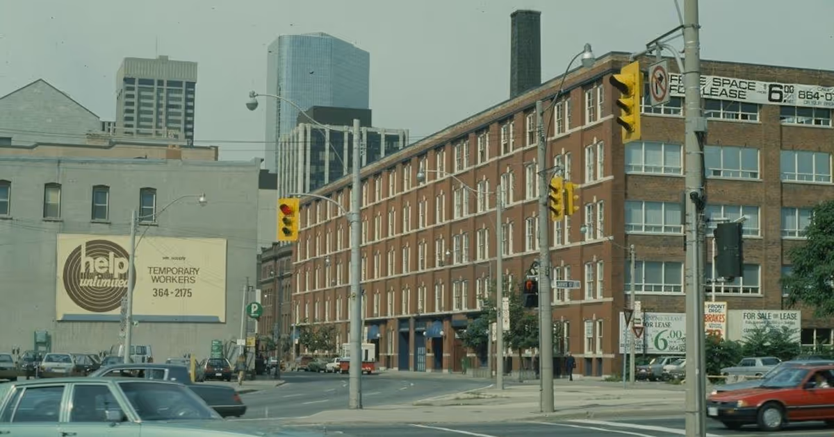 What Richmond Street used to look like in Toronto