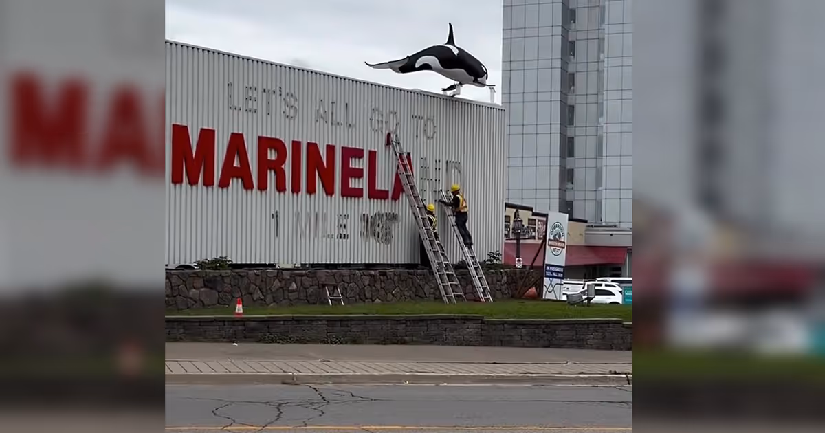 Iconic sign in Niagara Falls comes down marking end of era for Ontario tourist draw