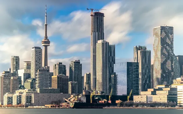 Toronto temperatures are going to swing by 18 C next week
