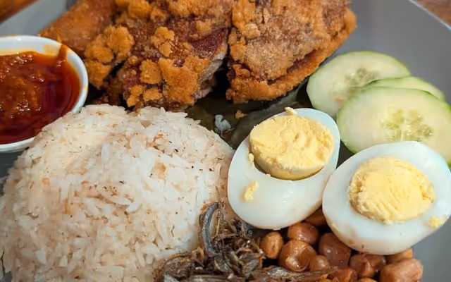 Pop-up Malaysian restaurant in Toronto makes huge splash after just a month in business