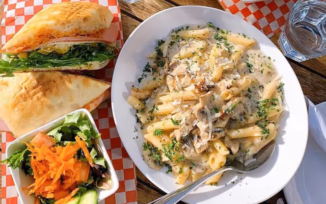 Toronto Italian restaurant quietly closes and people aren't happy