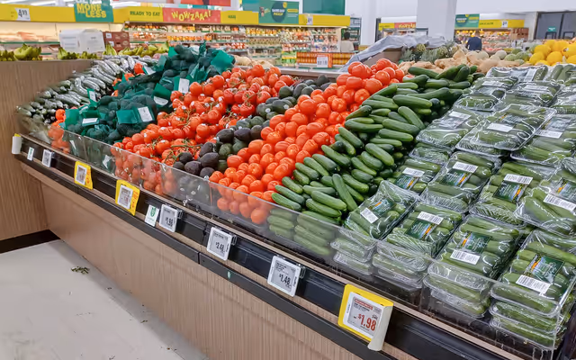 Canadians to get new government grocery rebate top-up this month