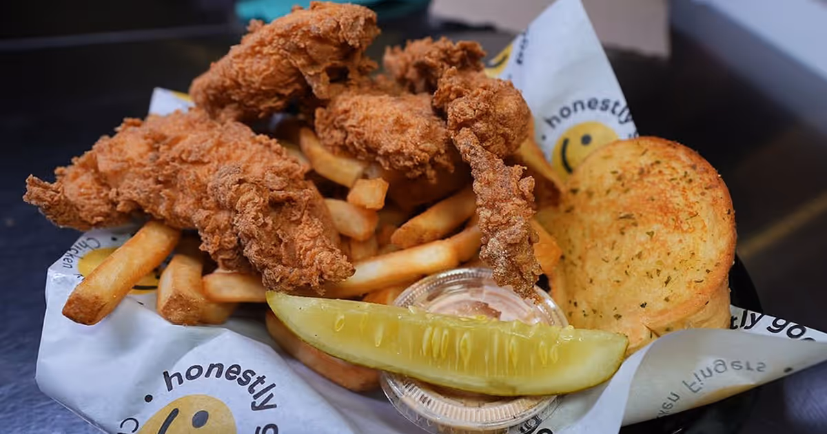 Rapidly-expanding Toronto chicken finger chain is Canada's answer to Raising Cane's