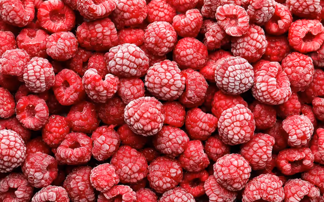 Raspberries sold in Ontario recalled and eating them could have messy results