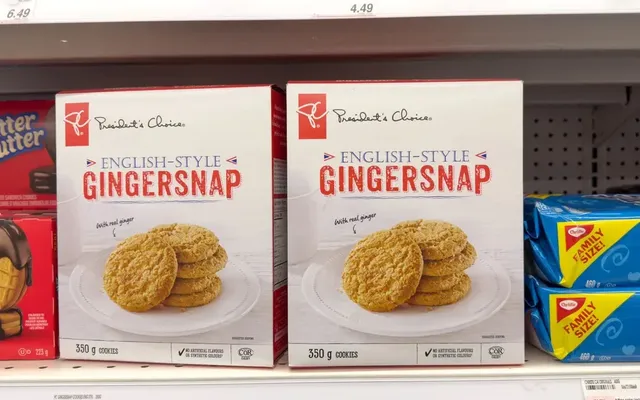 Cookies sold across Canada recalled due to 'metal wire'