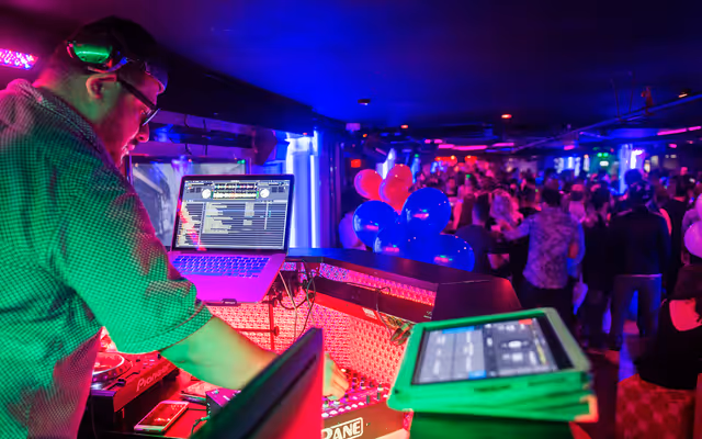 Toronto nightclub closes abruptly after 35 years in business
