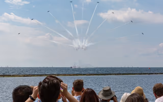 Here's where you can watch the 2026 CNE Air Show for free in Toronto