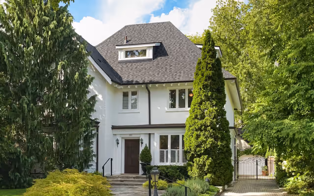Toronto home that gives English country estate vibes hits market for $4 million