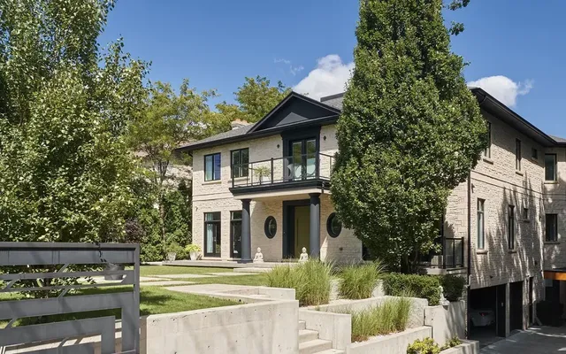 Toronto luxury mini-mansion has been struggling to sell since 2019