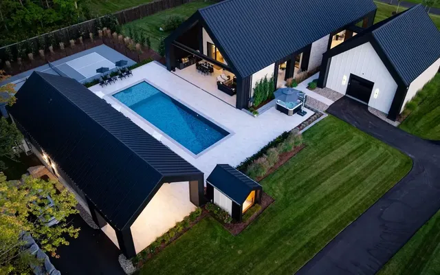 Ontario estate priced at over $10 million is giving California resort vibes