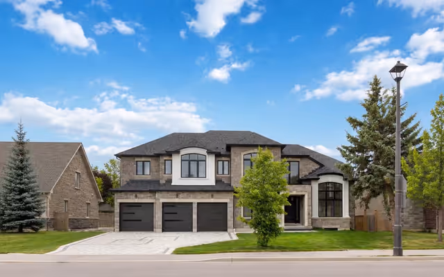 $2M Ontario home has custom chef's kitchen as well as heated floors and four-car garage