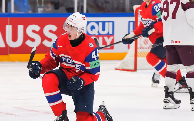 Teenage Toronto Maple Leafs prospect lighting up World Championship