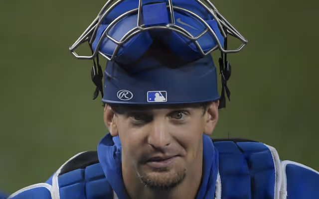 Toronto thief allegedly caught stealing by former Blue Jays catcher