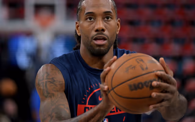 Kawhi Leonard expected to participate in Toronto Raptors training camp
