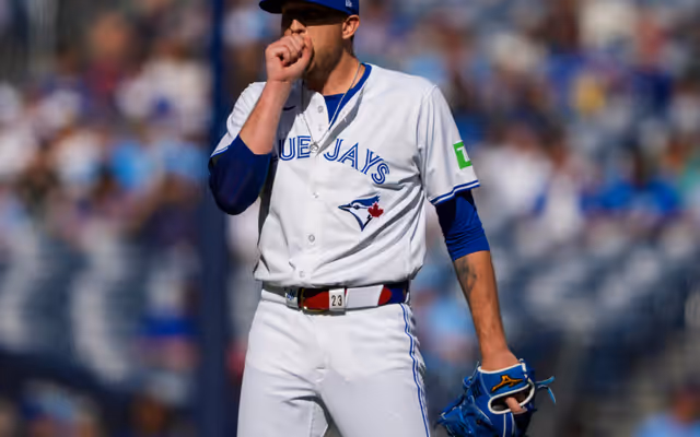 Ex-Toronto Blue Jays pitcher Hoffman suffers another late-game choke with new team