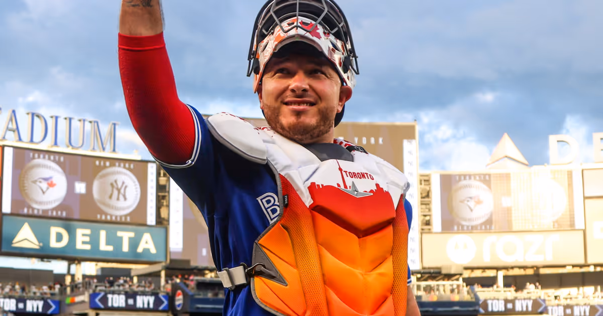 Toronto Blue Jays players showing off all sorts of cool custom gear this weekend
