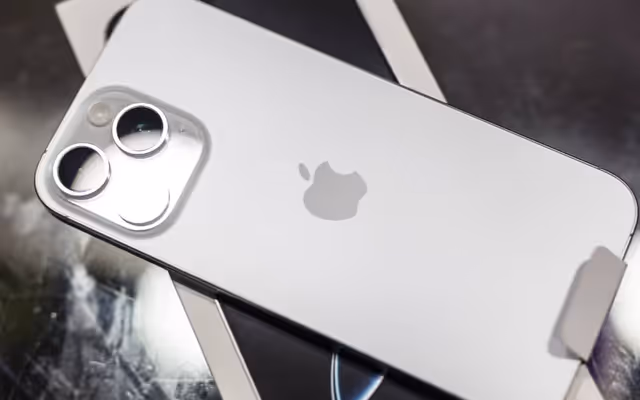 Canadian iPhone users eligible for proposed class-action lawsuit against Apple