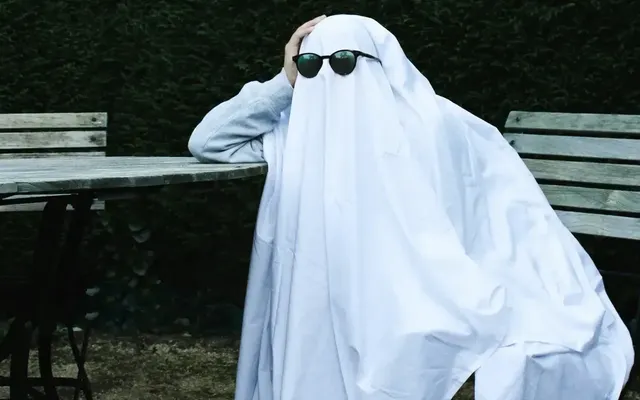 How Canadian students can avoid becoming 'credit ghosts'