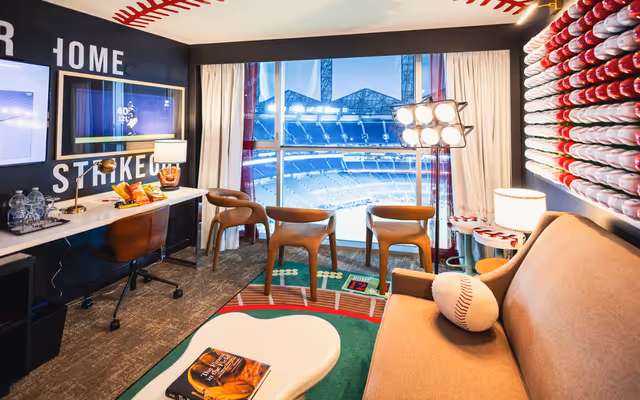 What it's like to spend game night at the hotel inside Toronto's Rogers Centre