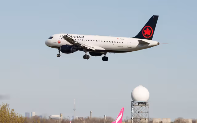 Audio captures harrowing 'Mayday' call during emergency on Toronto flight