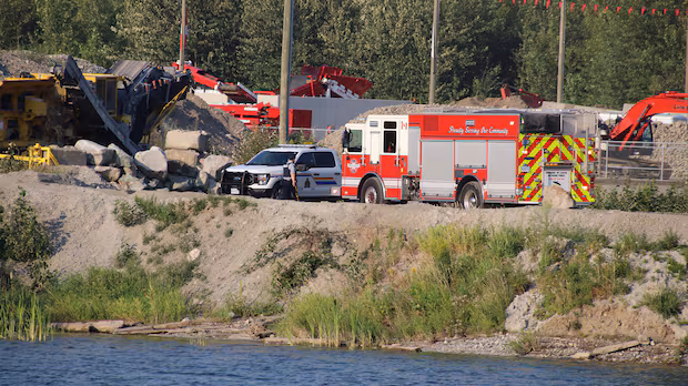 Investigators deployed to Chilliwack, B.C., after mid-air plane crash near airport