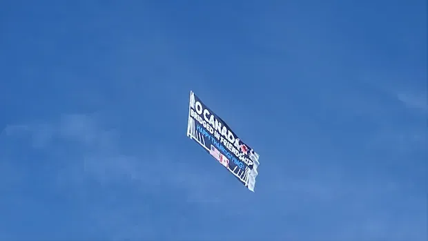 Windsor residents react to thank you banner from Detroit on Thanksgiving
