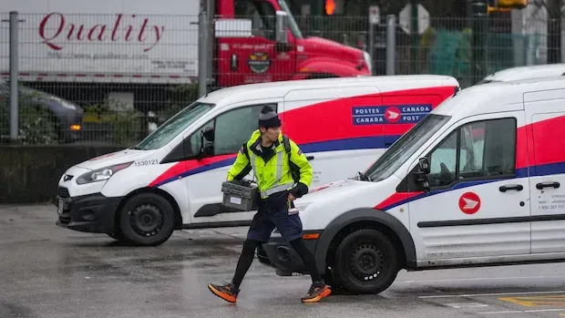 Canada Post starting weekend parcel delivery in Toronto, Montreal and Ottawa this fall