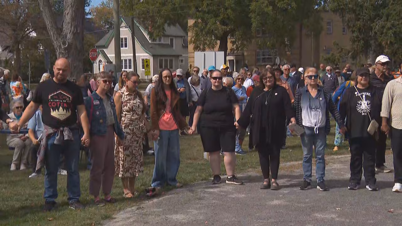 Belleville, Ont., gathers for annual Porchfest in wake of synagogue attack