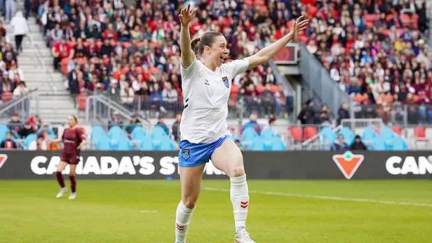 Boychuk lifts Roses to NSL's Supporters' Shield with late goal in win over Rapid