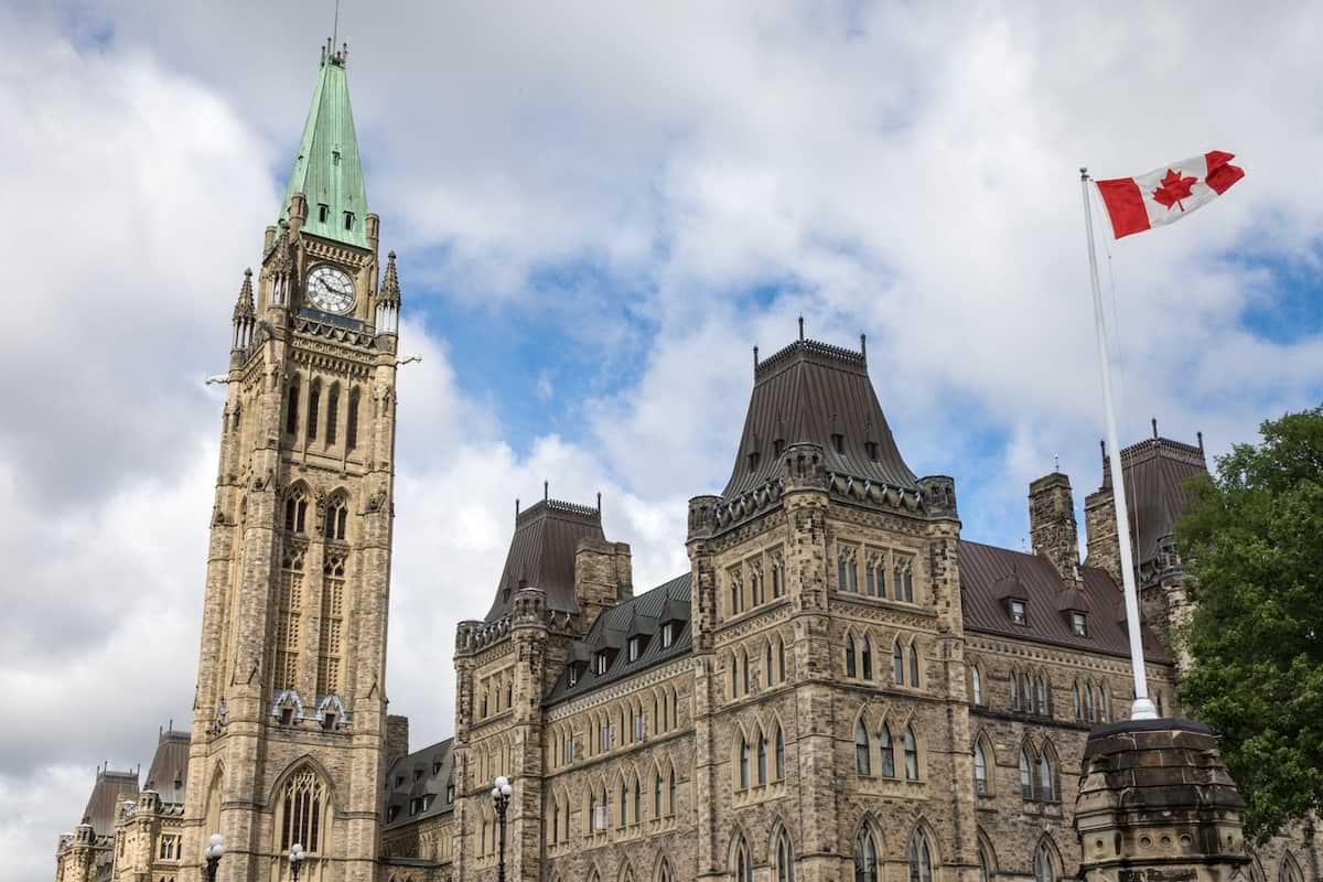Canada extends Ebola-related travel bans
