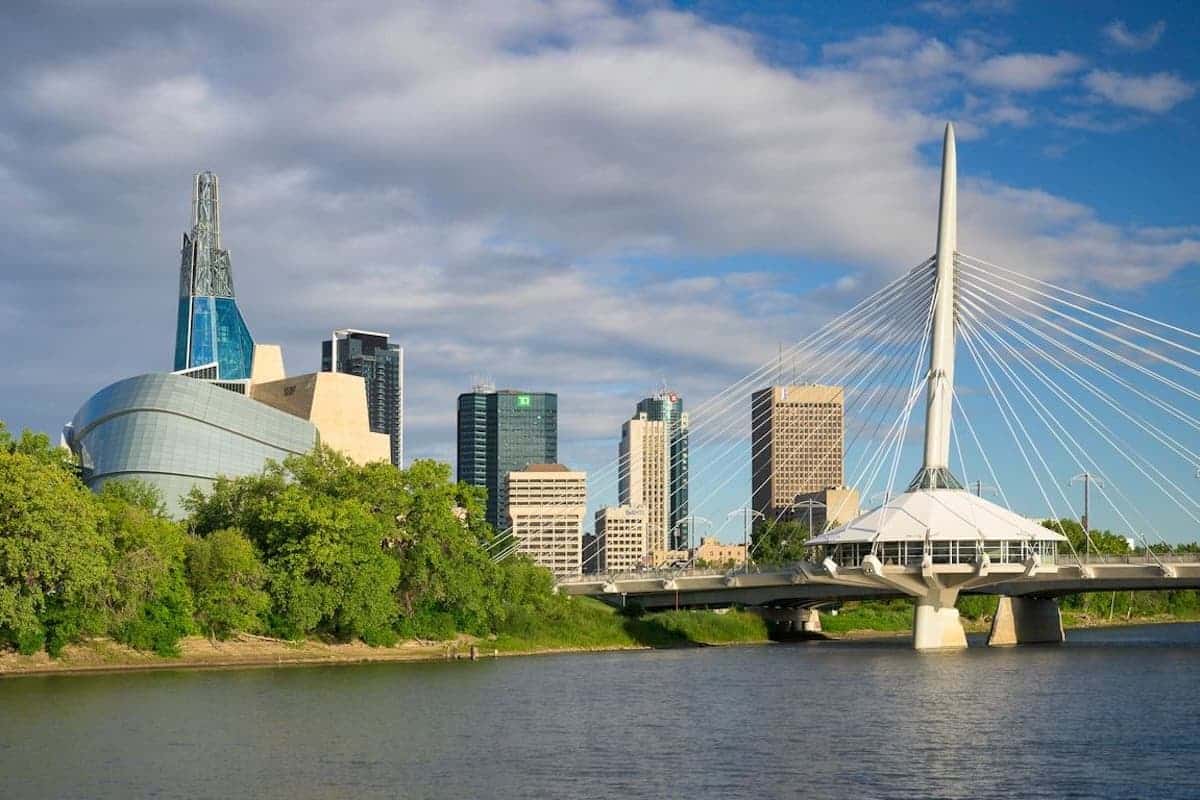 Manitoba selects 600 tradespeople and transportation workers for provincial track to permanent residence